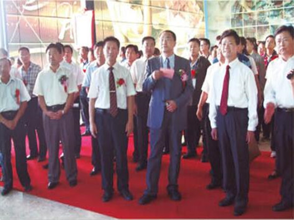 中廣協(xié)領(lǐng)導(dǎo)參觀洪海展廳 中廣協(xié)領(lǐng)導(dǎo)參觀洪海展廳